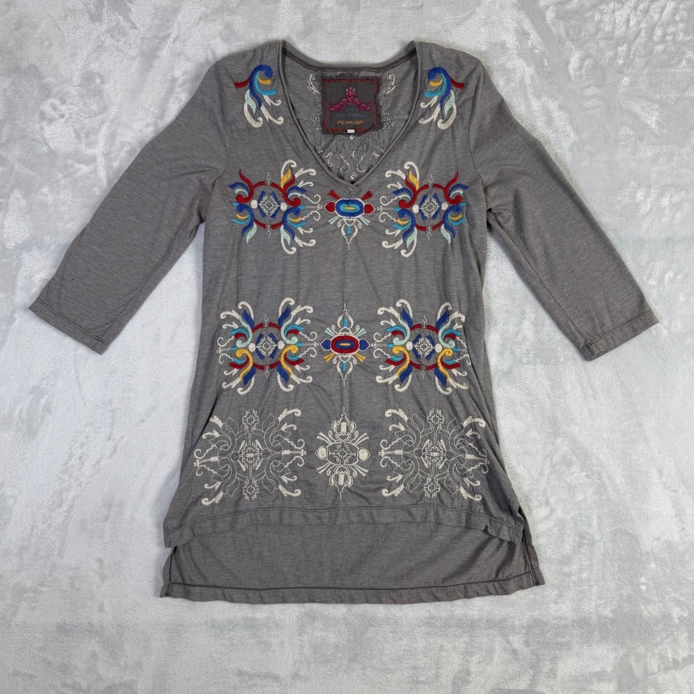 JW Los Angeles Tunic Top Women Medium Gray Embroidered V-Neck 3/4 Sleeve Boho